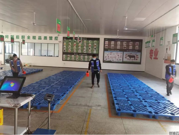 他们是上海保供单位:20个人,扛下了50万人次的食材保供需求(图2) 他们是上海保供大军的一员96.png