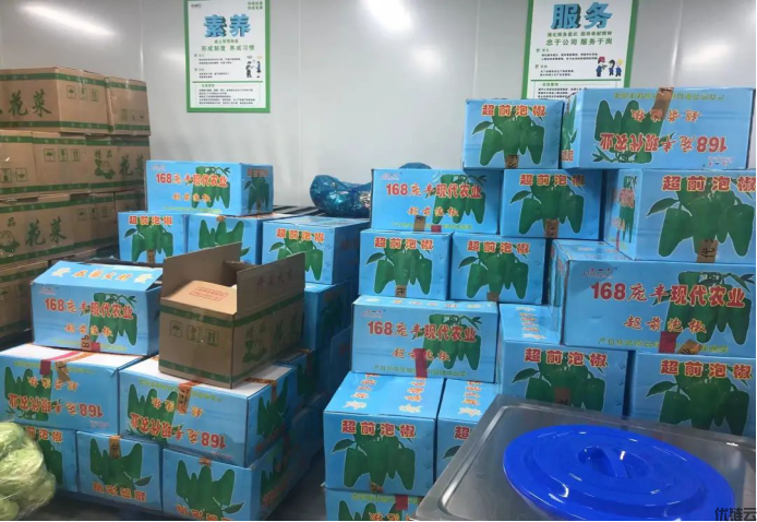 他们是上海保供单位:20个人,扛下了50万人次的食材保供需求(图14) 他们是上海保供大军的一员1348.png