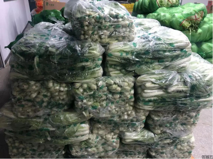 他们是上海保供单位:20个人,扛下了50万人次的食材保供需求(图16) 他们是上海保供大军的一员1350.png