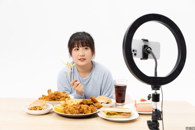餐饮业集体“上云”吸引顾客，沈阳重燃烟火