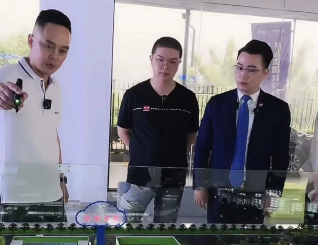 坐拥全网千万粉丝律师大咖一行莅临中膳广州  优链云进行直播走访交流(图2) 640.jpg